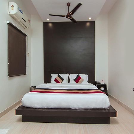 Oyo 1358 Hotel Crossroad Lucknow Exterior foto
