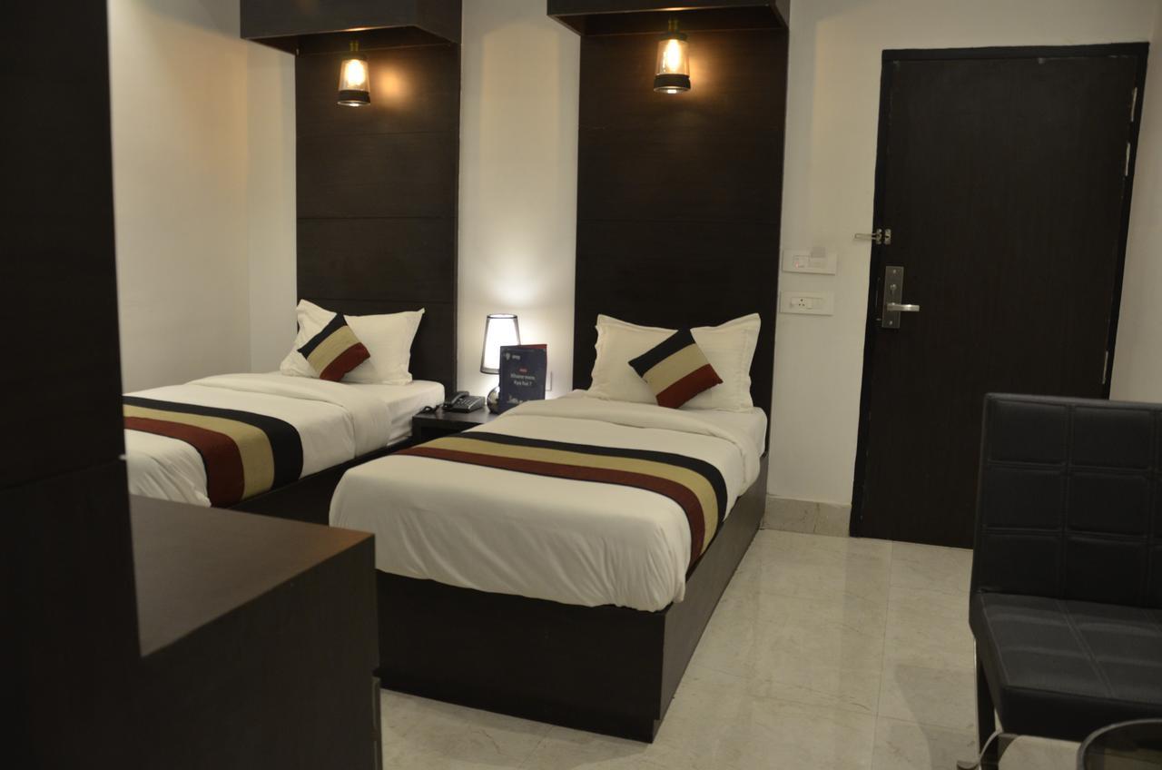 Oyo 1358 Hotel Crossroad Lucknow Exterior foto