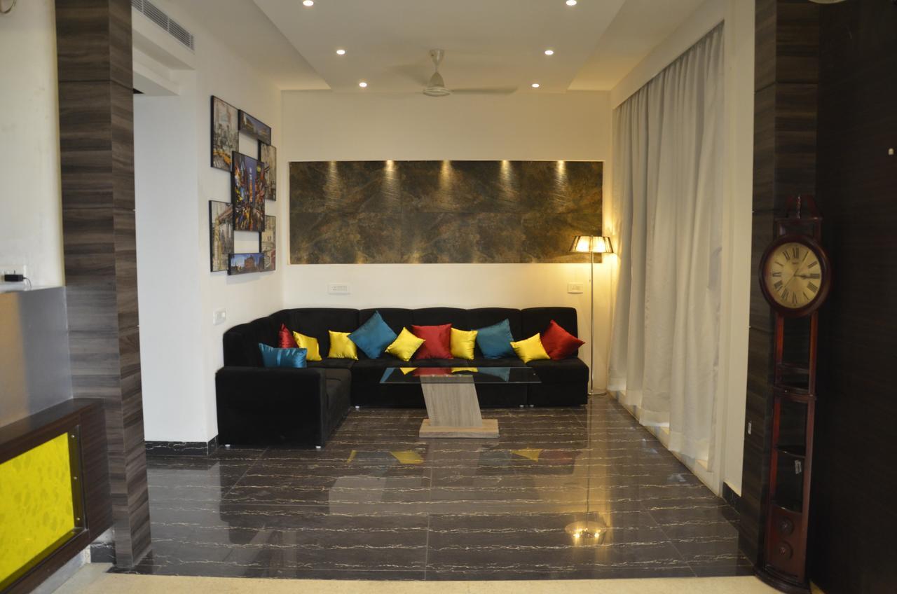 Oyo 1358 Hotel Crossroad Lucknow Exterior foto