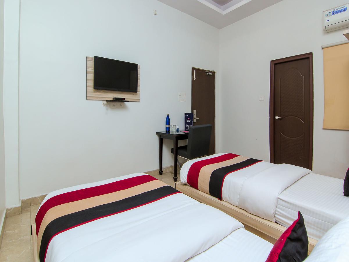 Oyo 1358 Hotel Crossroad Lucknow Exterior foto