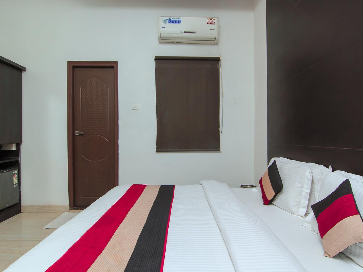 Oyo 1358 Hotel Crossroad Lucknow Exterior foto