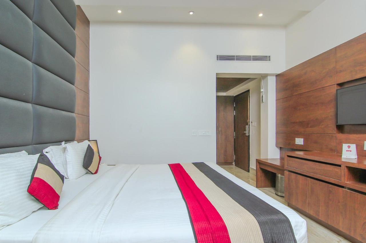 Oyo 1358 Hotel Crossroad Lucknow Exterior foto
